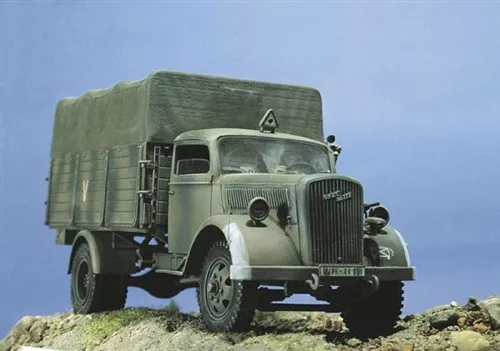 Katonai modell 0216 - Kfz. 305 OPEL BLITZ (1:35)