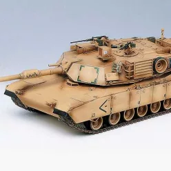 Tank modell 13202 - M1A1 ABRAMS "IRAQ 2003" (1:35)