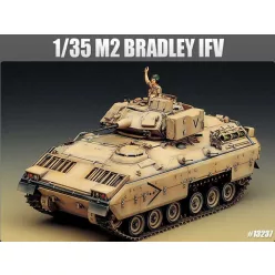 Tank modell 13237 - M2 BRADLEY IFV (1:35)