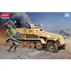 Katonai modell 13540 - German Sd.kfz.251/1 Ausf.C (1:35)