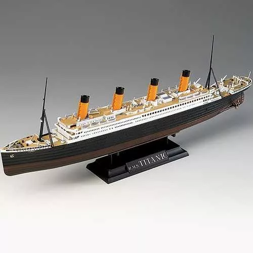 Modell  14214 - R.M.S. TITANIC "CENTENARY ANNIVERSARY" MCP (1:700)